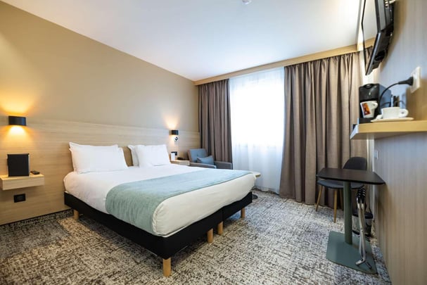 SURE HOTEL BDX LAC OTA