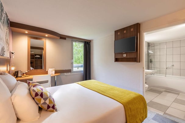 STANDARD DOUBLE ROOM WITH GARDEN VIEW