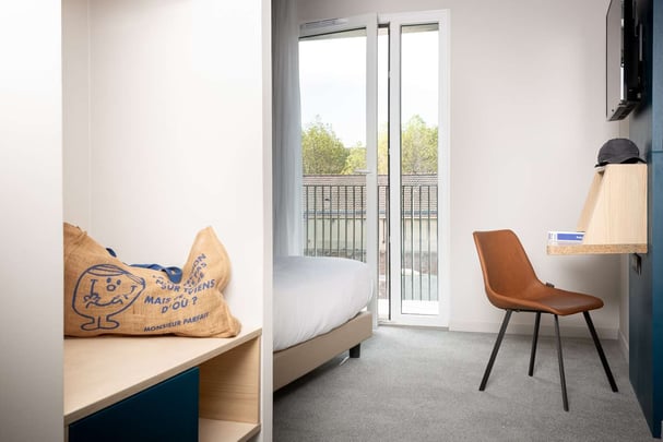 Executive room entrance