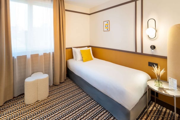 Executive triple room