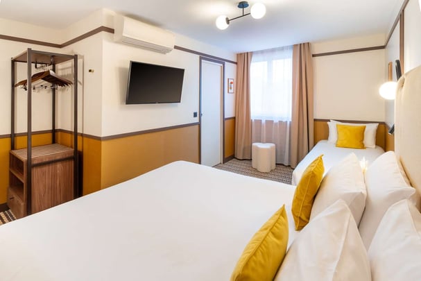 Executive triple room