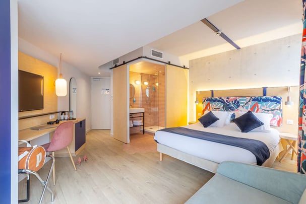 Triple superior room