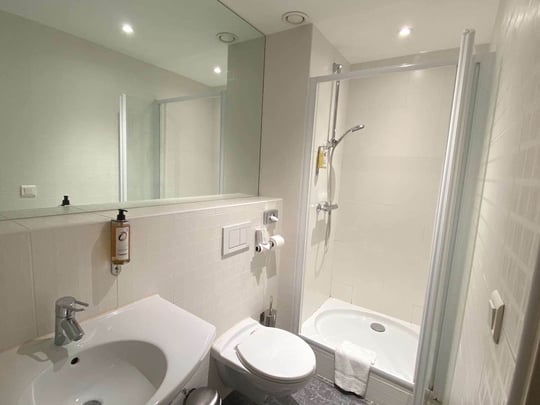 Classic double bathroom