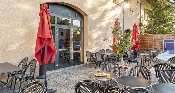 JAD SYLLA Sure Hotel Annecy HD