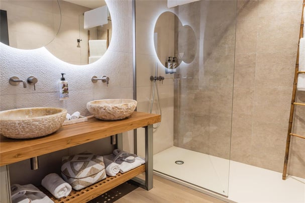 Comfort Guest Room Bath