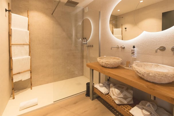 Family Guest Bathroom