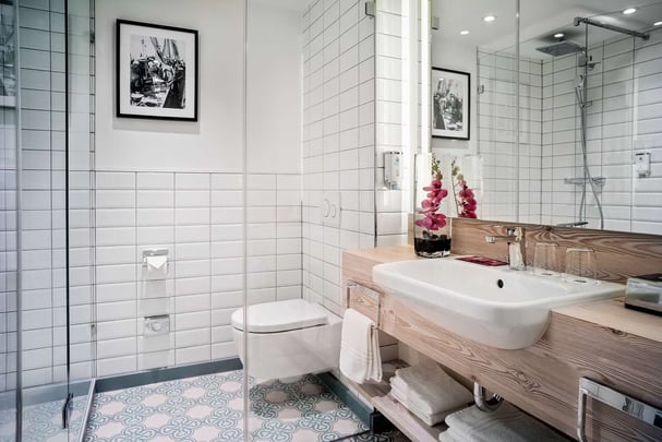 Comfort double room bathroom