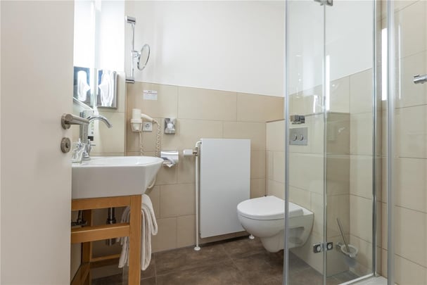 Bathroom Standard Single room