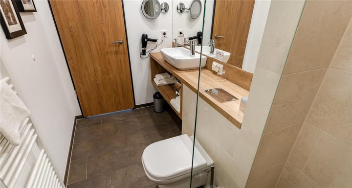 skin bathroom, Komfort-Plus-single room