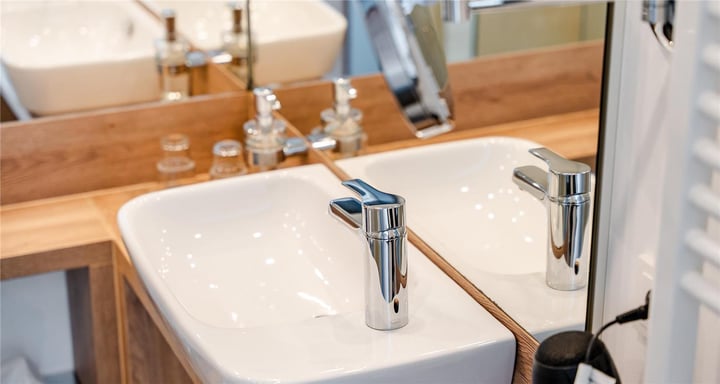 skin bathroom Komfort-Plus-Juniorsuite