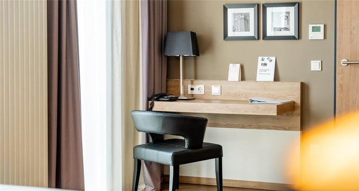 desk Komfort-Plus-Suite