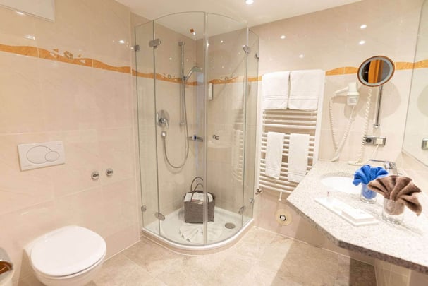 Superior double room bath