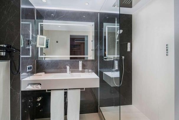 Bath in Business & Premium room