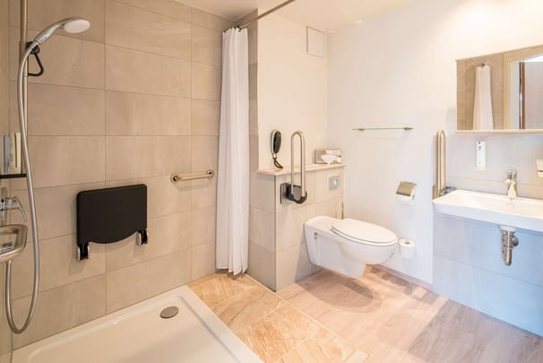 handicapped bathroom (in a few rooms)