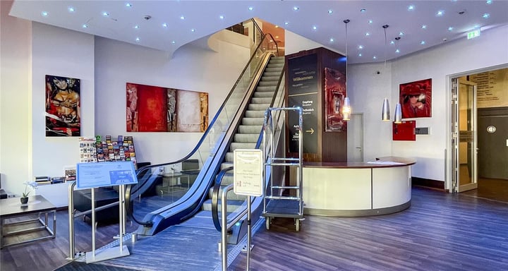 Escalator to reception