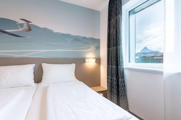 Standard room with double bed