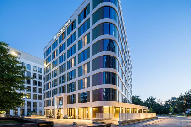 Exterior view by night