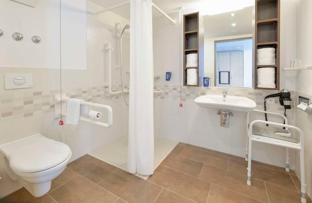 Accessible room - bathroom