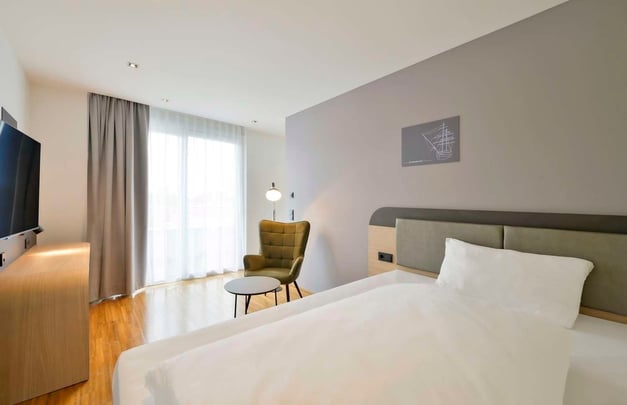 Celebrity Suite -  small bedroom