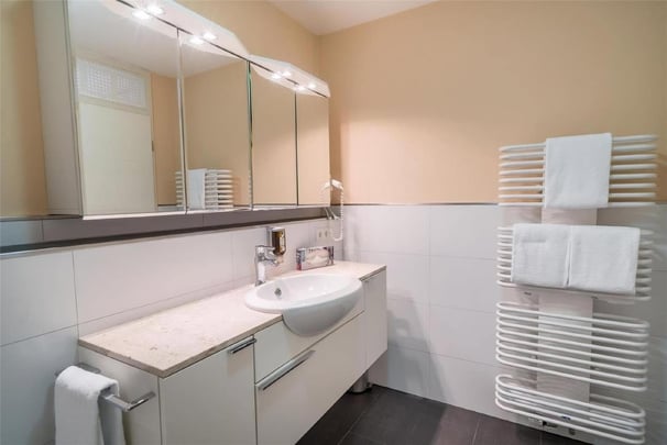 Bathroom Family Apartment