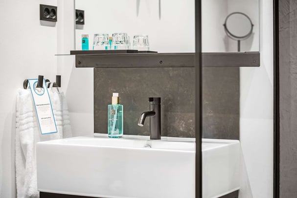 BW The Huxley Business Bathroom