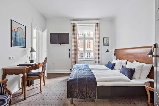 BW Hebron std two single