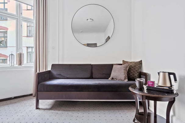 BW Hebron sup sofa area