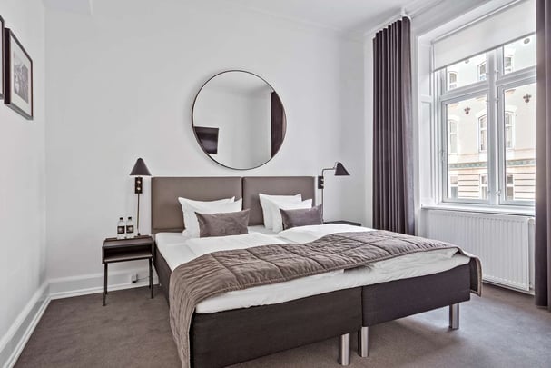 BW Hebron deluxe two single