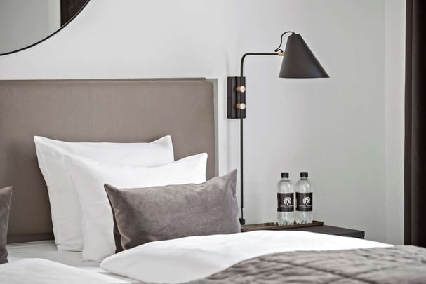 BW Hebron deluxe two single