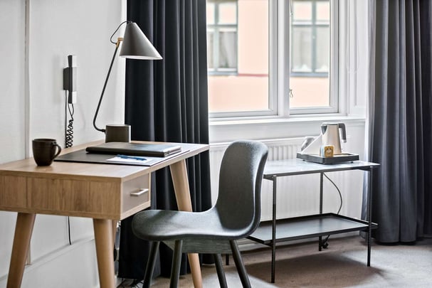 BW Hebron sup two single