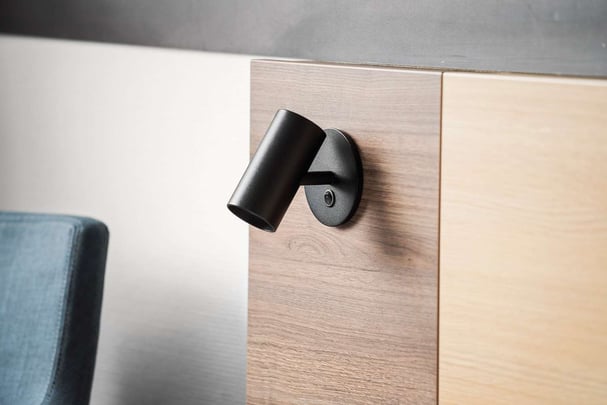 BW Airport Hotel Copenhagen detila bed lamp all rooms