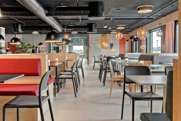 Aiden Herning breakfast area