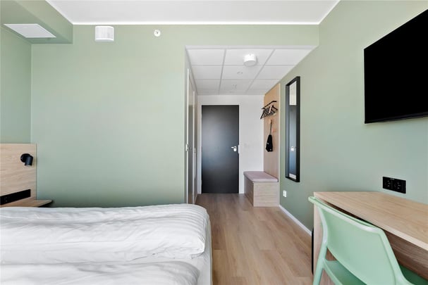 One double bed economy