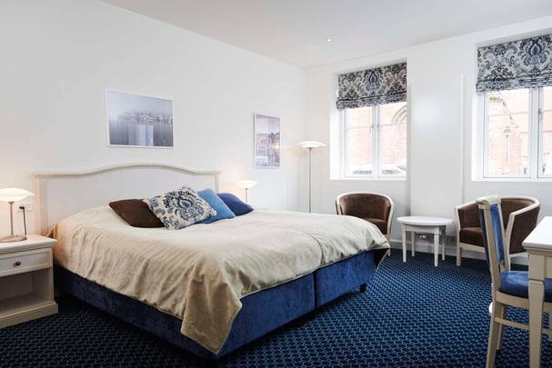 Superior Torn es Hotel