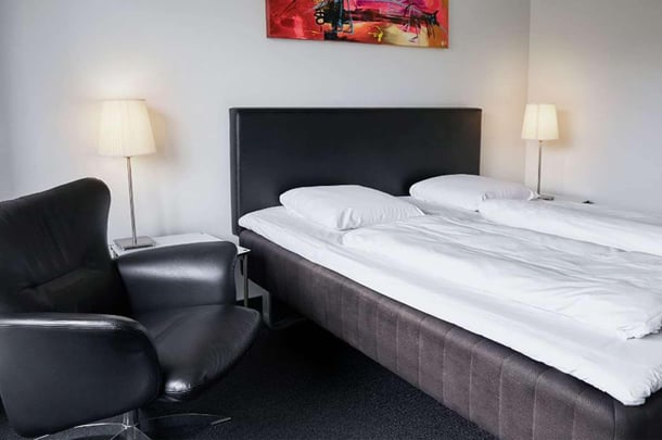 2 Twin Beds Super Guest Room