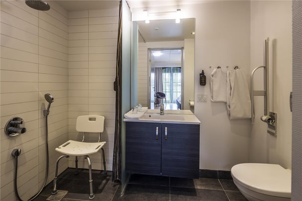 Hotel Birks bathroom