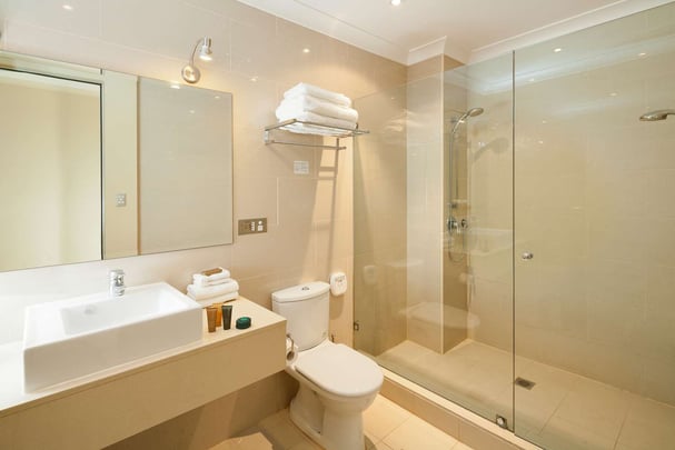 2 Bedroom Apartment - Main Bathroom