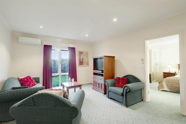 One Bedroom Apartment with Spa