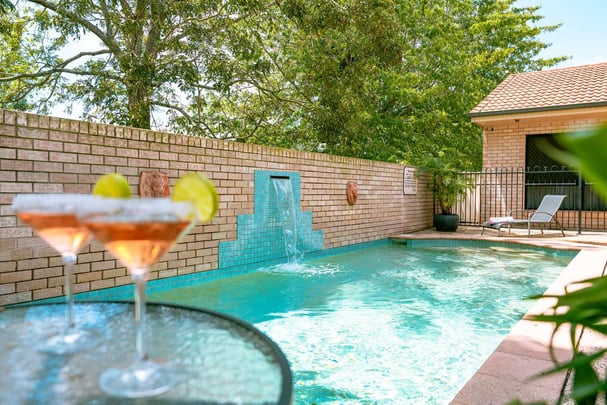 Best Western Tuscany on Tor Pool