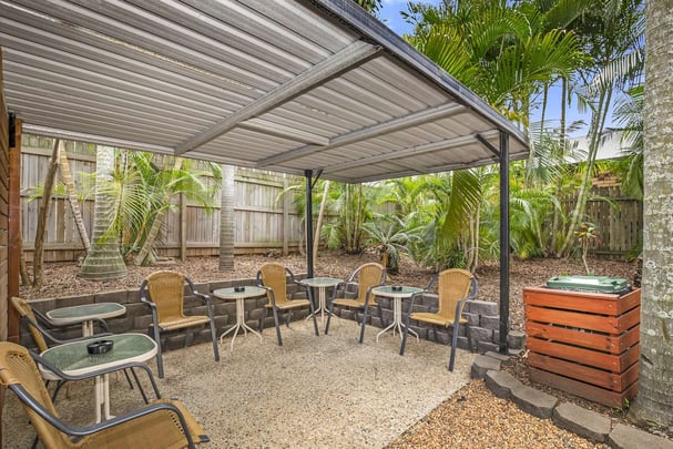 Private smokers corner