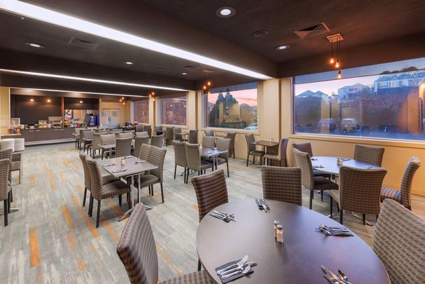 Snappers Restaurant - Onsite