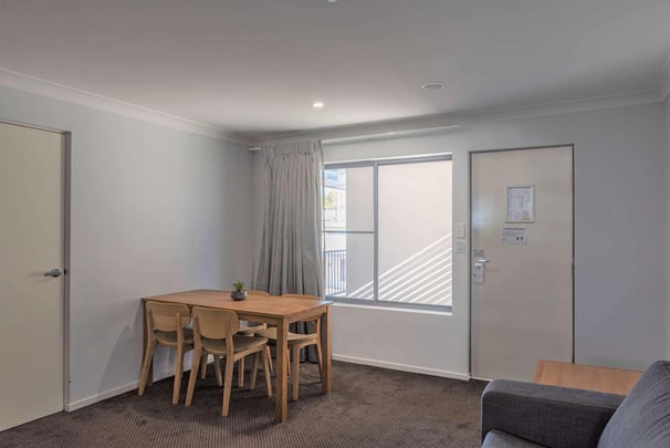 Deluxe Family Dining