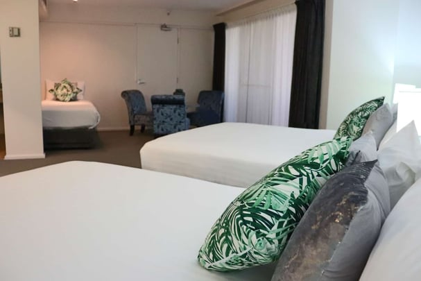 CORNER TERRACE QQS SUITE  |  INTERCONNECTING | LEVEL 1