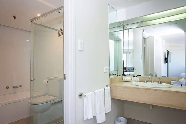 CORNER CITY SUITE | LEVEL 2