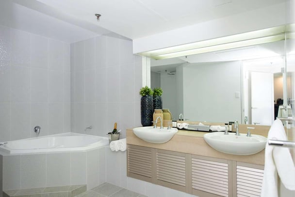 PREMIER ONE BEDROOM SPA SUITE