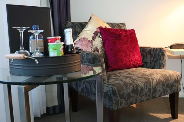 SUPERIOR SUITE DECOR