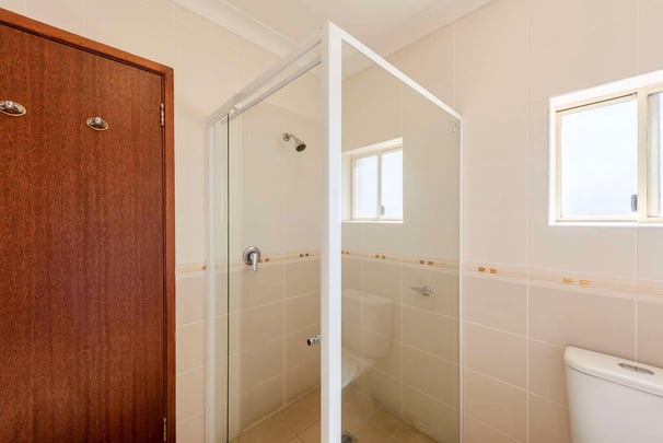 Deluxe Room - Bathroom