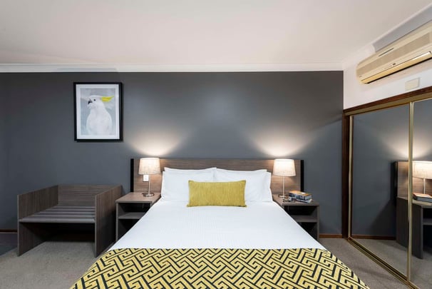 Executive Room - Bed