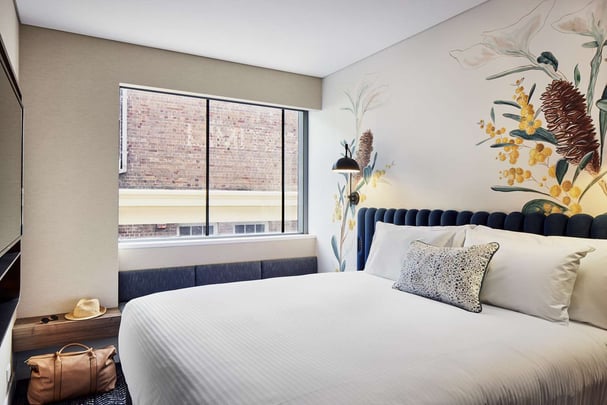 Street View Queen Room