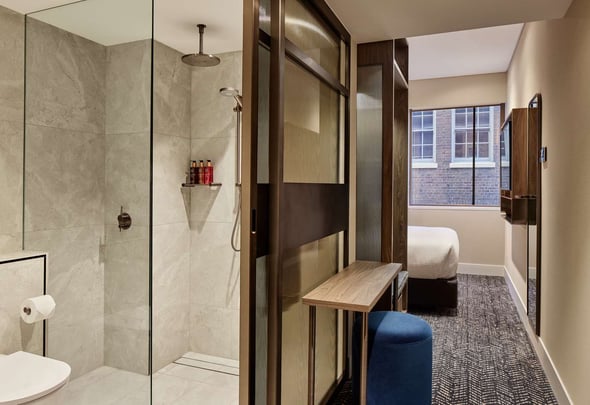 Street View Queen Room